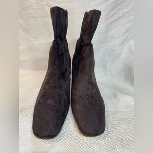 Chic Dark Brown Heeled Boots